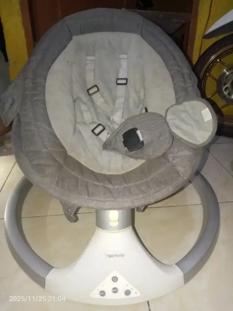 Bouncer sugar baby hug me