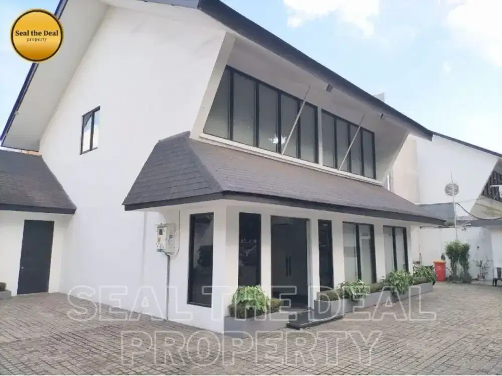 Disewakan Rumah/Kantor Di Area Kebayoran baru/Senayan/Blok M Jakarta Selatan STD646