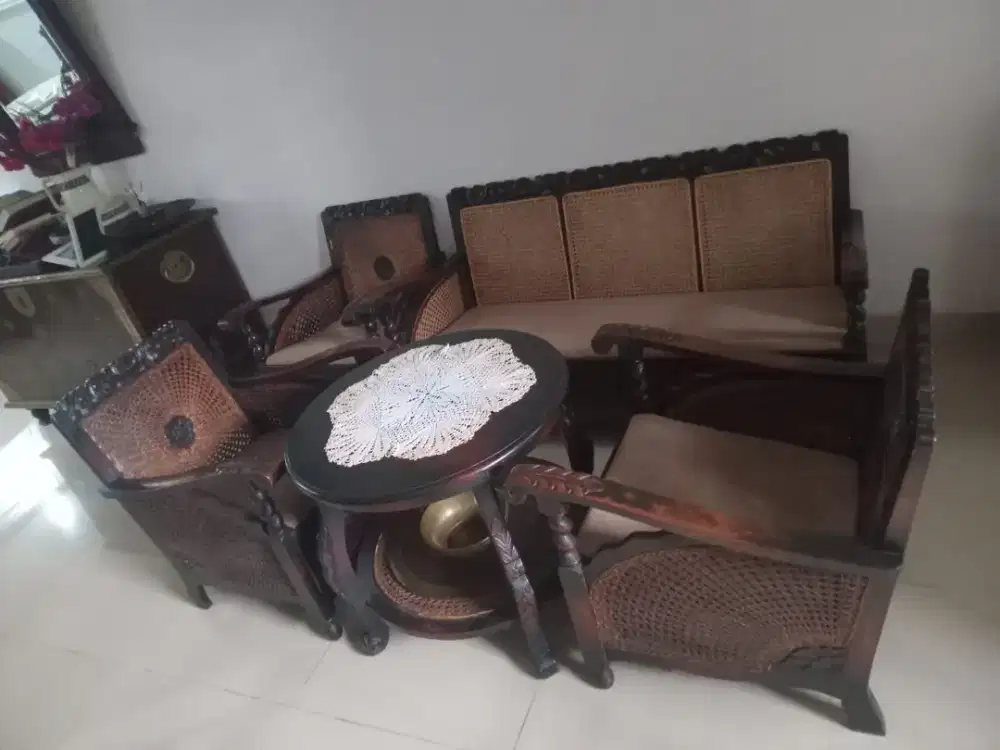 Dijual kursi tamu jati antik usia tua