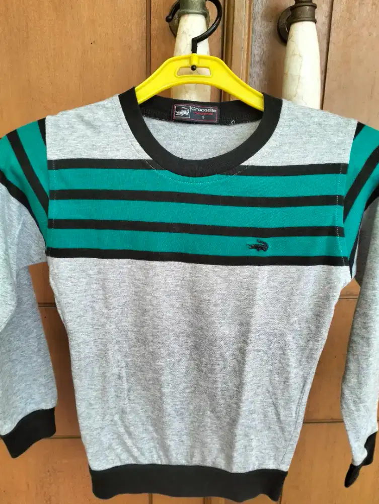 Preloved Kaos Anak Brand Crocodile 3 tahun like new