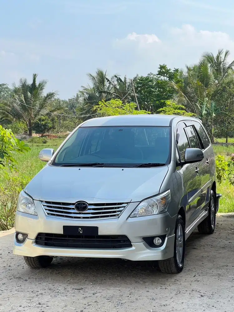 Innova v diesel matic 2012