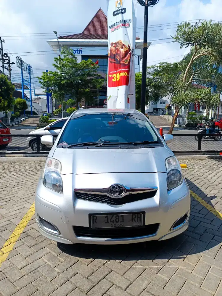Toyota Yaris E 2010 Manual
