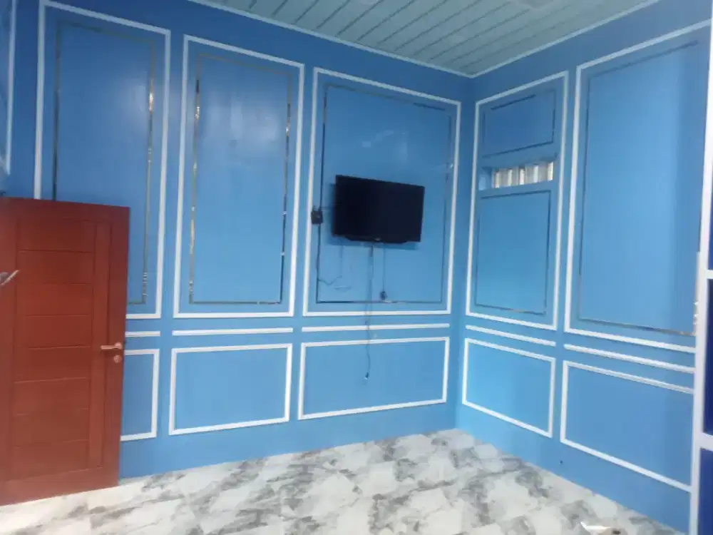 Moulding dinding kombinasi list gold