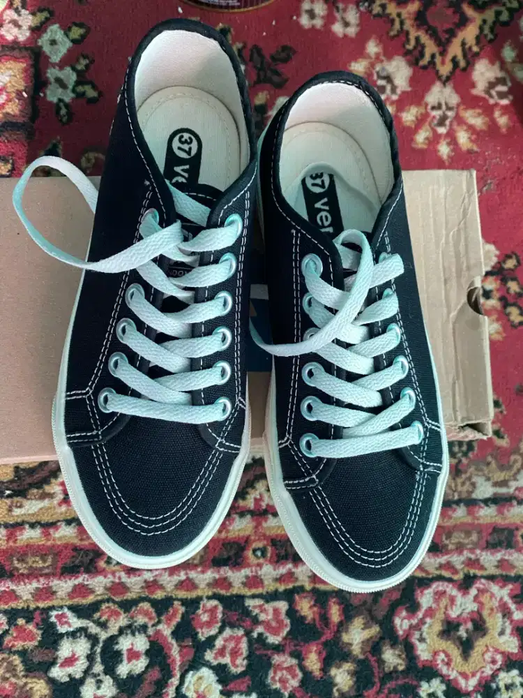 Ventella Alpha Black