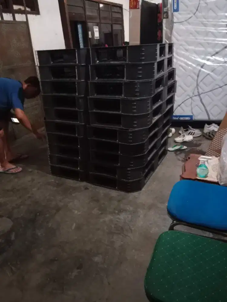 Pallet plastik bekas dan baru untuk industri elektronik yang aman