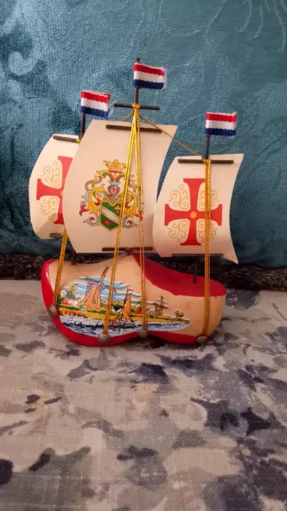 Pajangan Kapal Holland