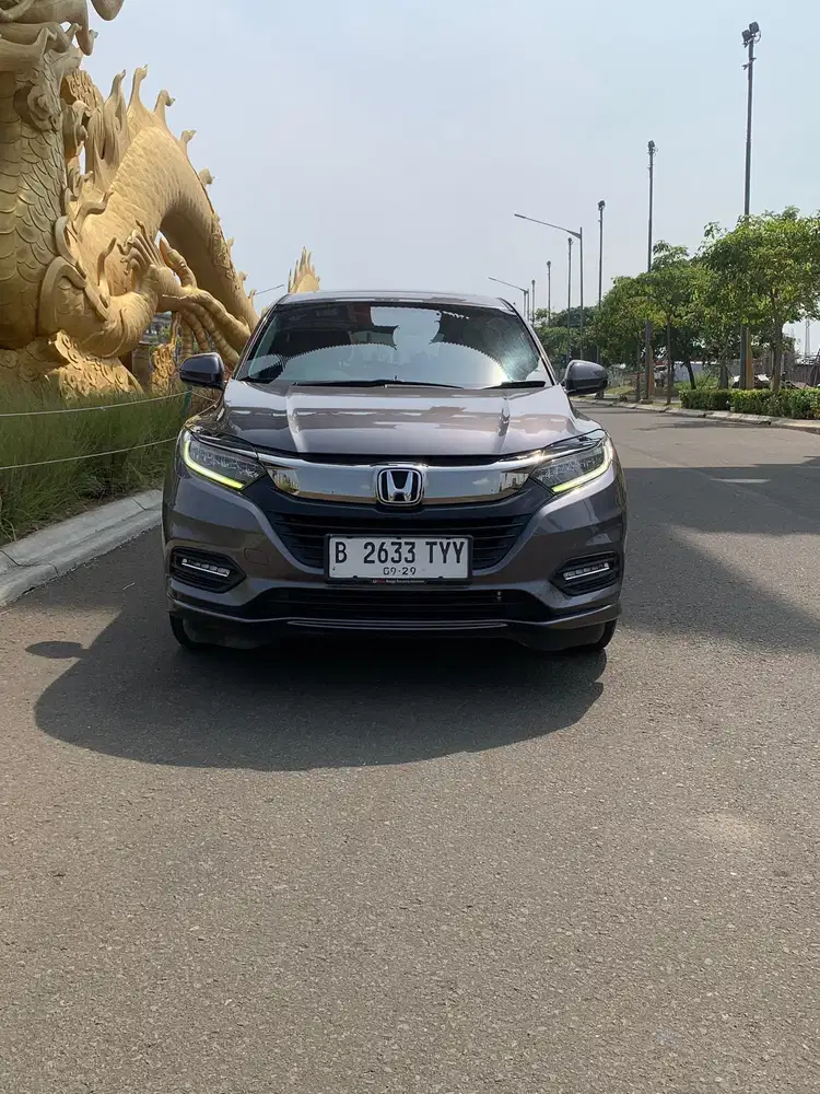 UNIT LANGKA siap tempur ka . HONDA HR-V prestige 2019 at grey km 74.