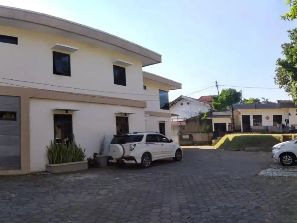 DIJUAL RUMAH KOST STRATEGIS CIPEDES DEKAT UNIVERSITAS MARANATHA