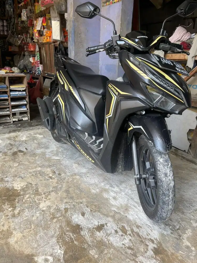 Honda Vario 125 iss hitam Nik 2021 Low km