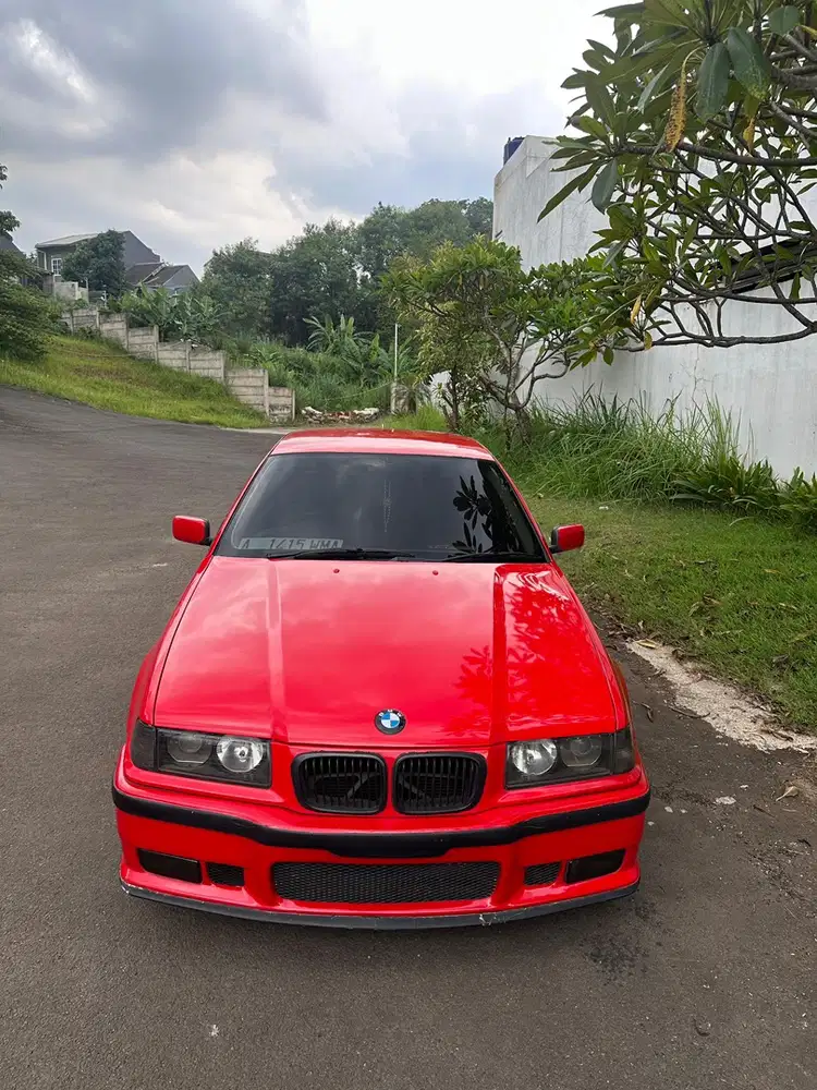 BMW 318i 1997 Bensin