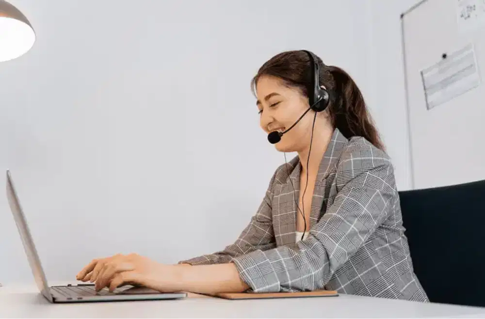 Lowongan TeleMarketing / (KHUSUS WANITA)