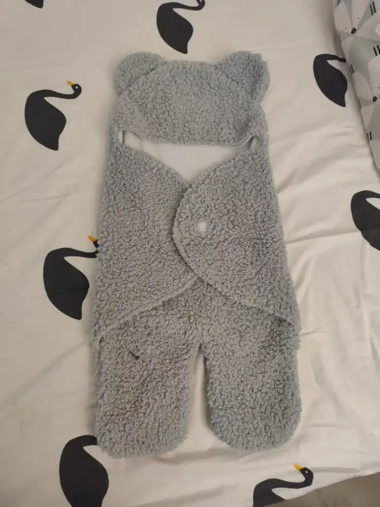 Berbagai pilihan baju bayi baju anak dan mainan anak