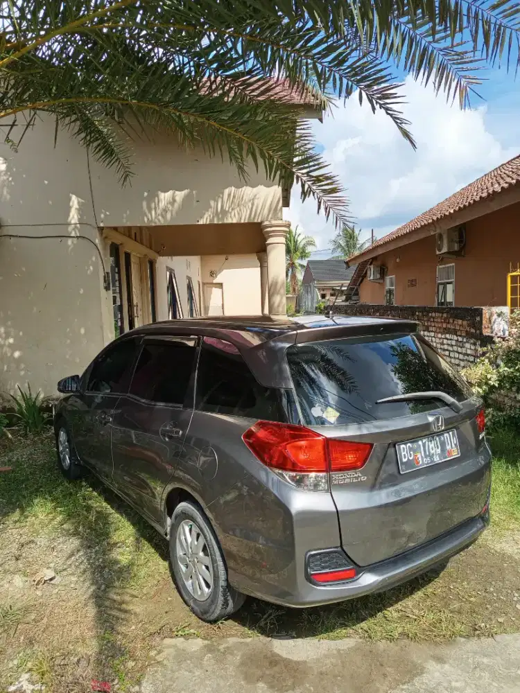 Honda mobilio e at 2016