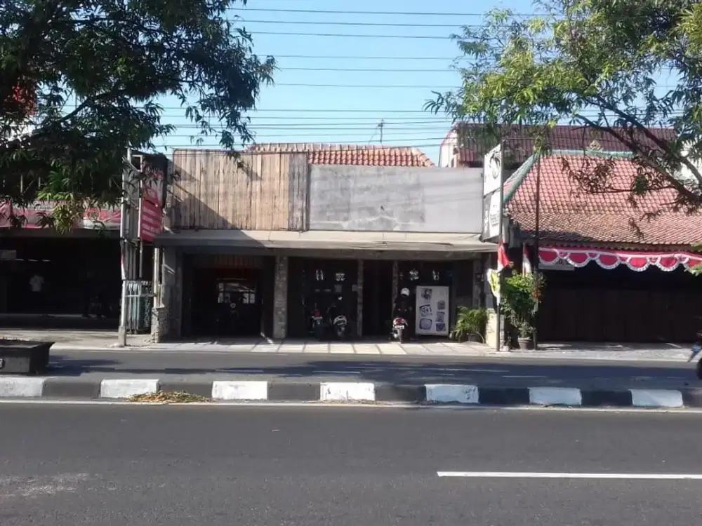 Dijual Rumah Plus Ruko di Tepi Jalan Solo Km 10 Timur Bandara Adisucipto