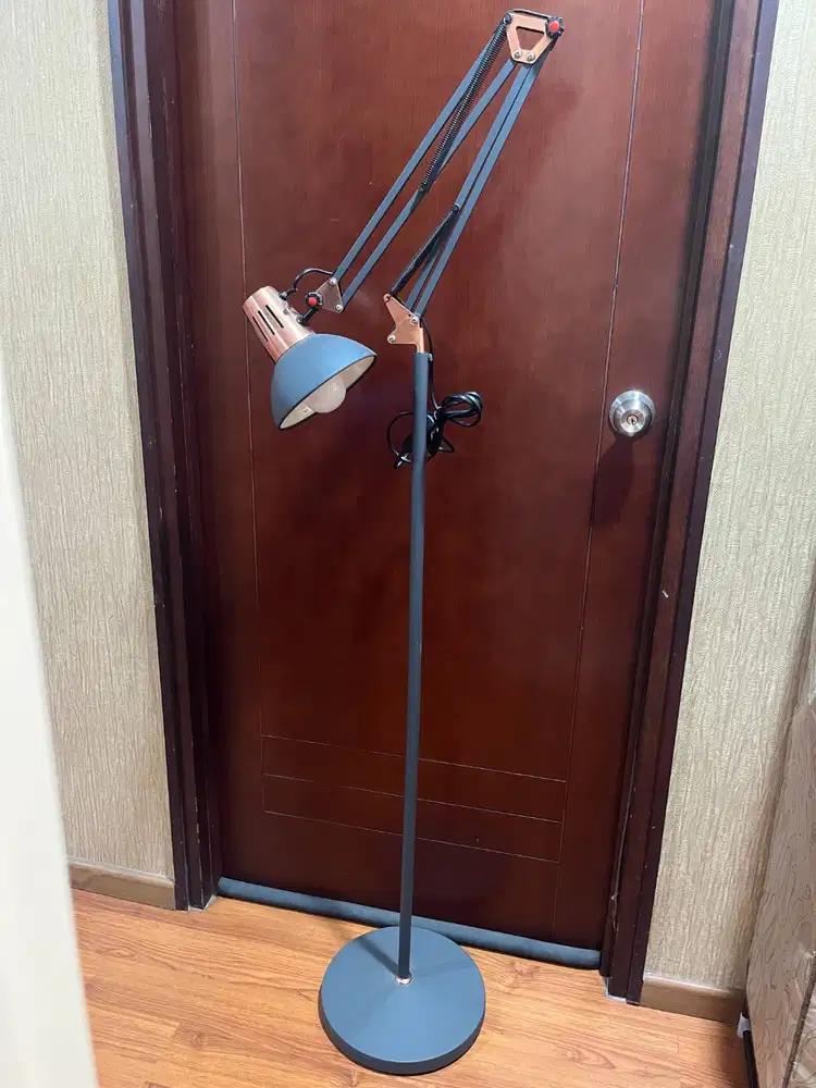 Standing Lamp/Lampu Hias - Ace Hardware.