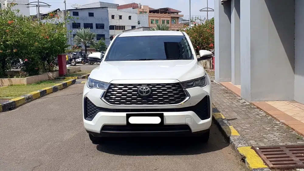 Toyota zenix v bensin 2023 putih pajak panjang