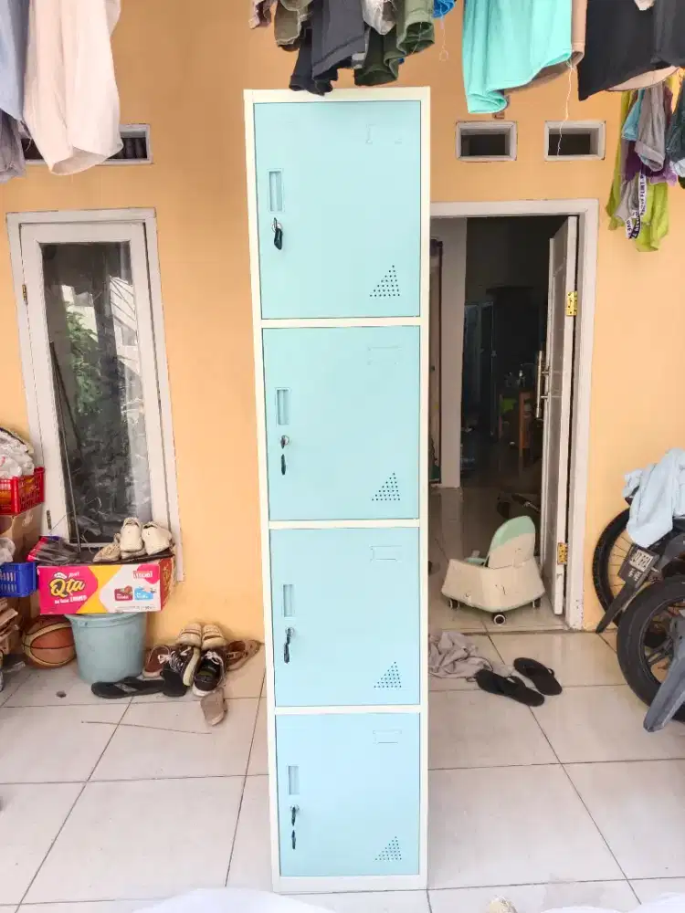 Locker 4 pintu hijau