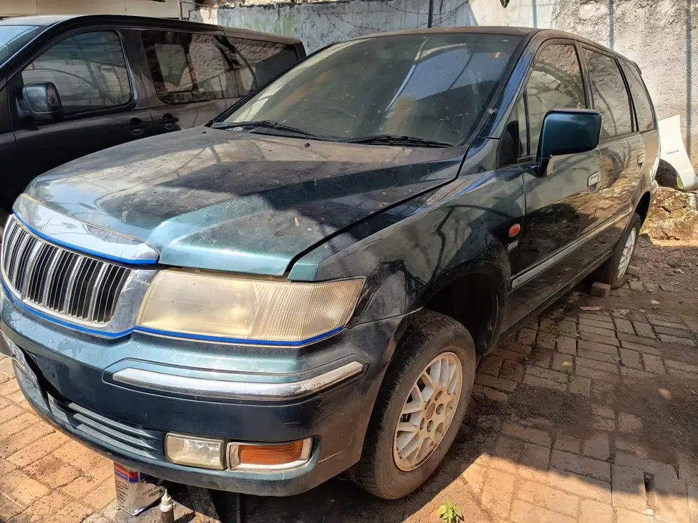 Mitsubishi Chariot Grandis 2000 Bensin