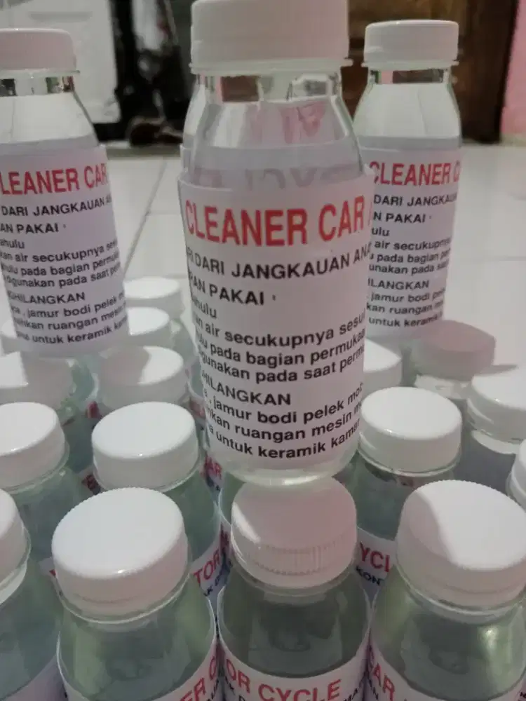 Pembersih jamur kaca mobil