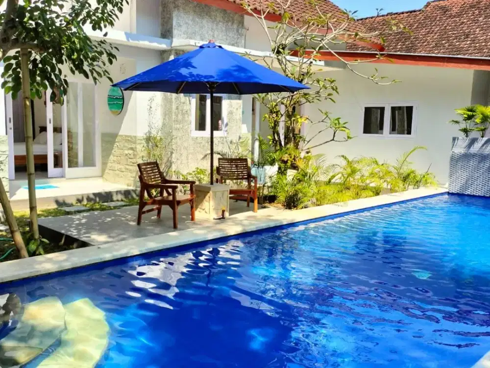 Villa dengan kolam renang pribadi di Batu Layar dekat hotel Jayakarta