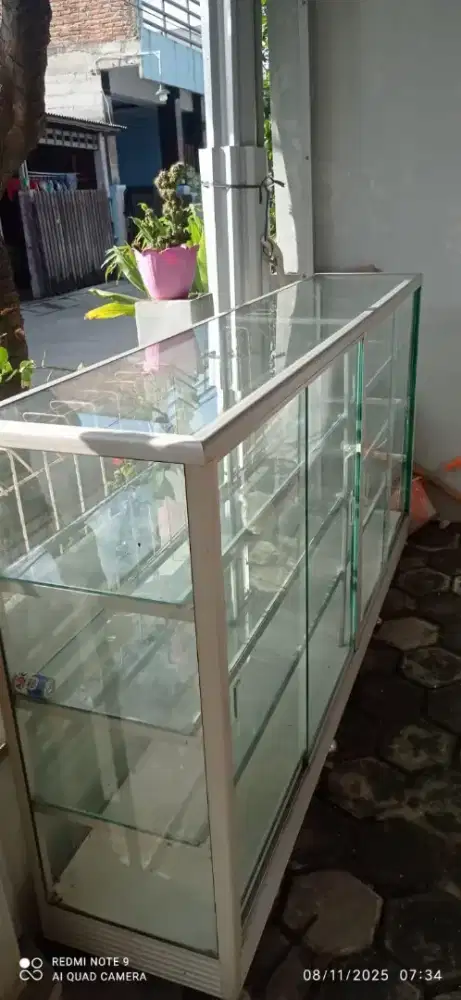 Etalase Kaca 2 x 1m ( 4 Tingkat )