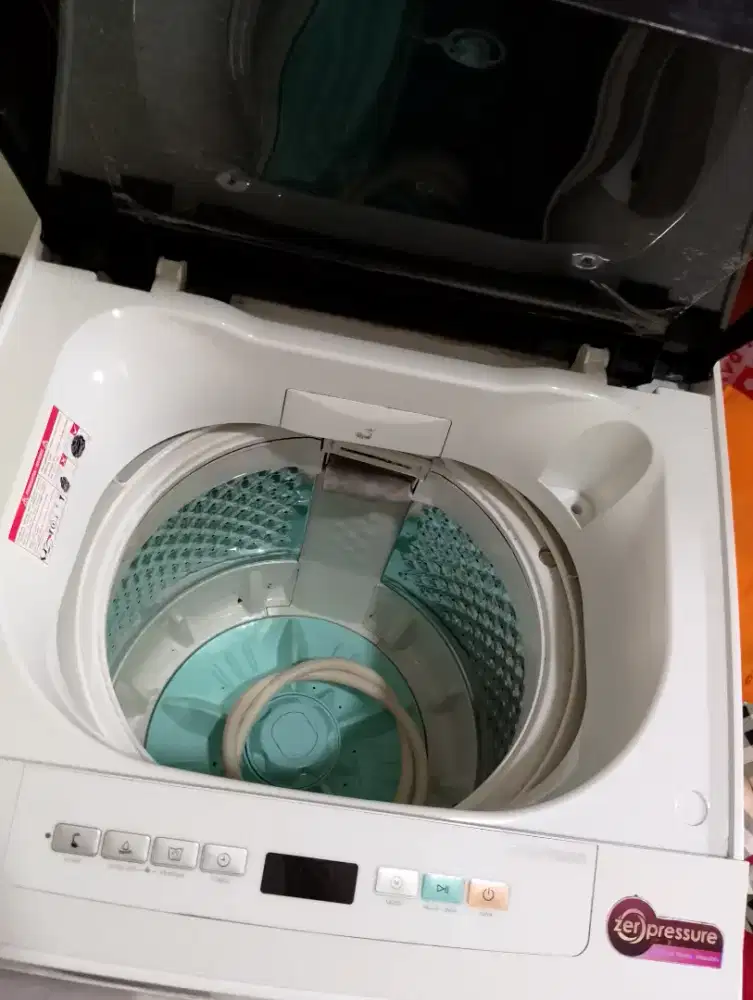 Dijual mesin cuci merk polytron