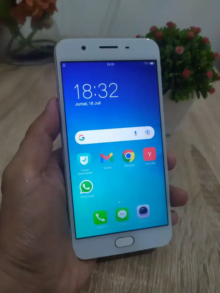 OPPO F1S KAMERA MANTAP CPU OCTA-CORE