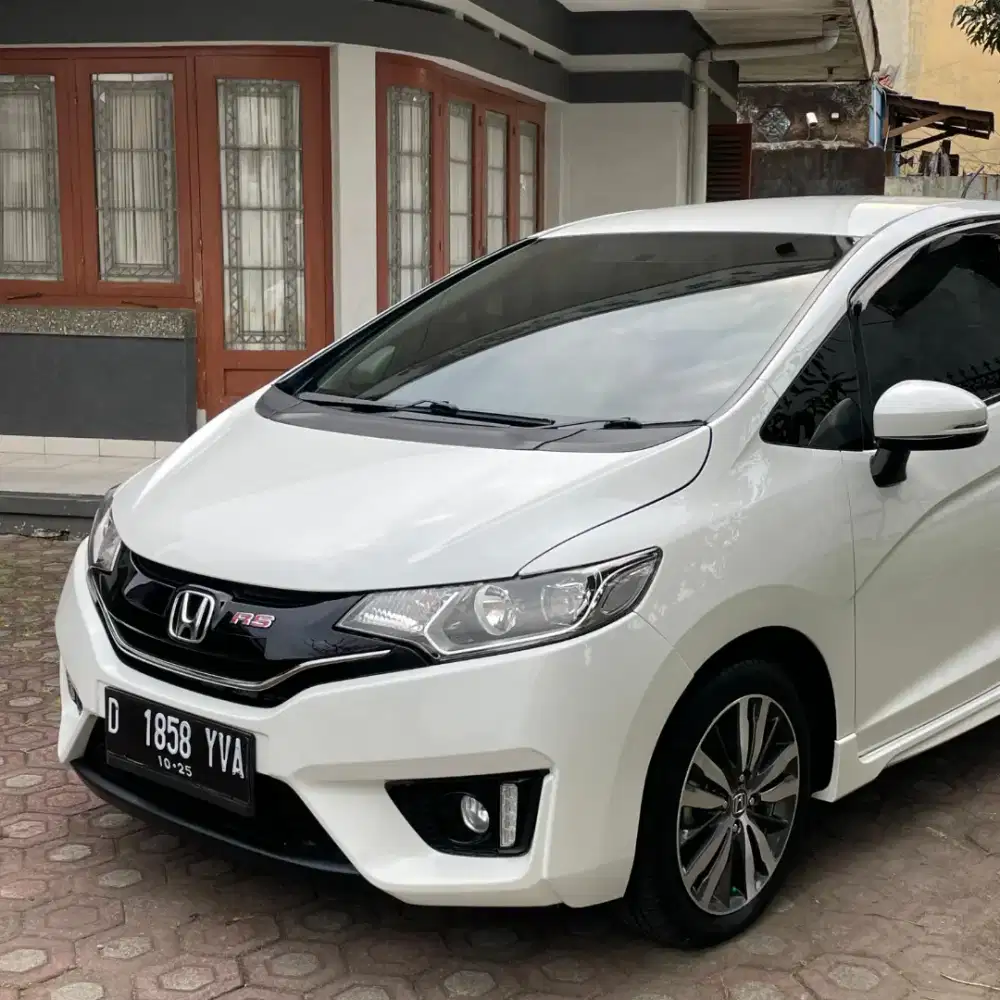 HONDA JAZZ RS GK5 2015 A/T
KM 84.000
Pajak STNK bulan 10