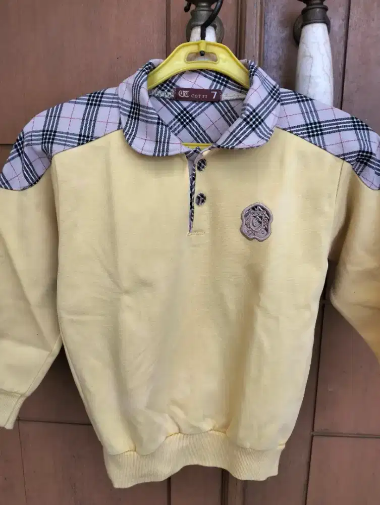 Preloved Kaos Kerah Anak Laki Cotti 7thn