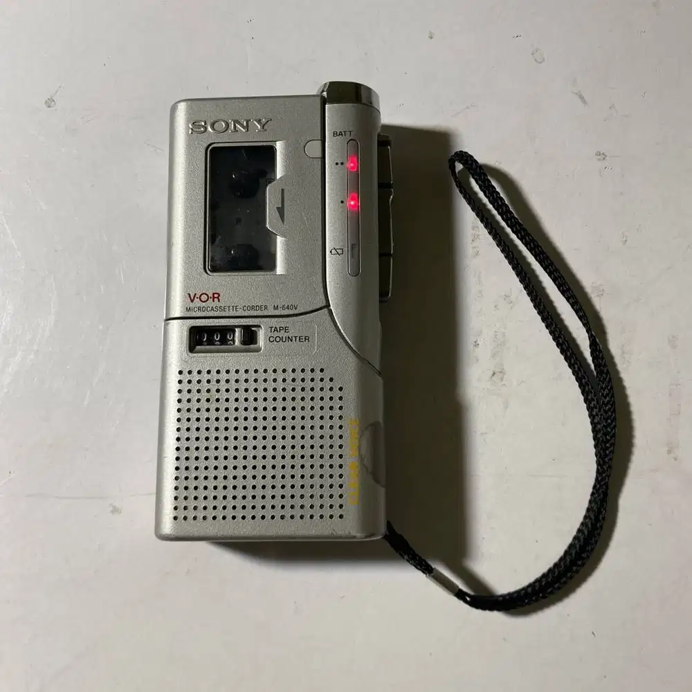 Sony VOR Micro Cassette Recorder M-640V hanya tes nyala