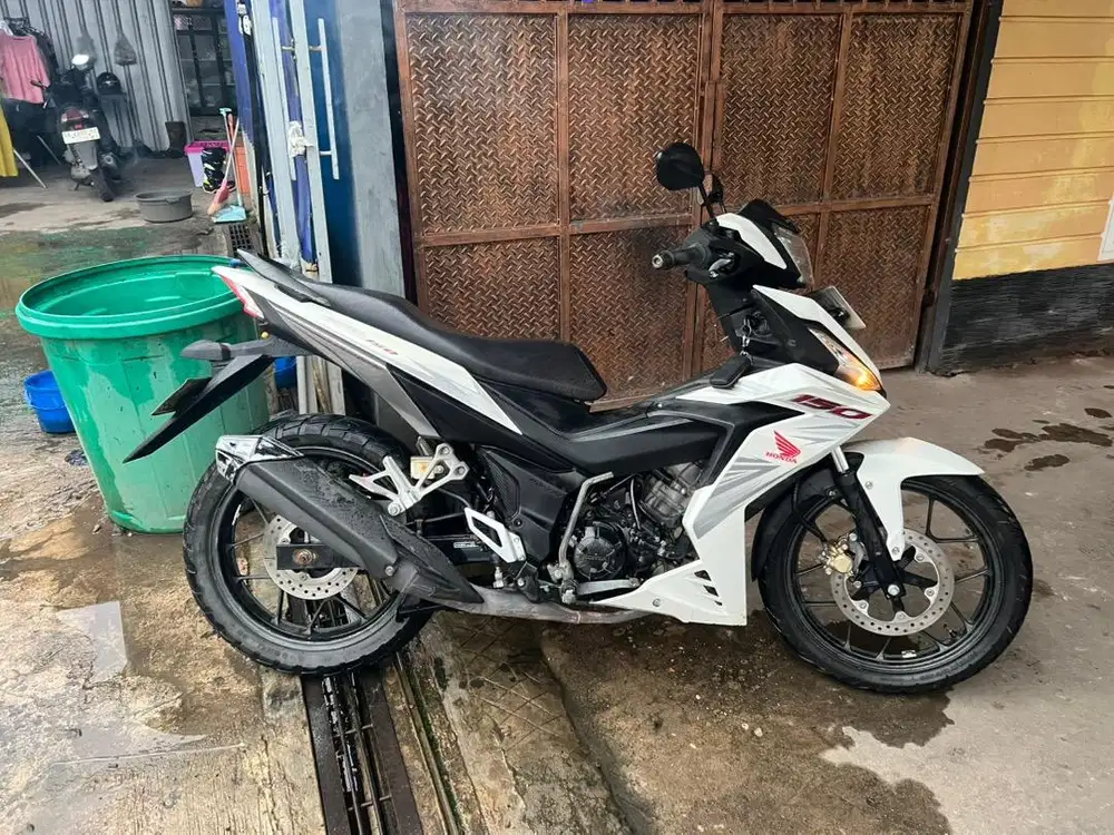 Di jual motor supra gtr 150