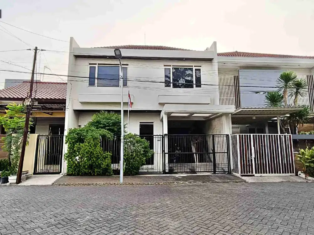 JUAL RUMAH 2 LANTAI  MINIMALIS SIAP HUNI KLAMPIS