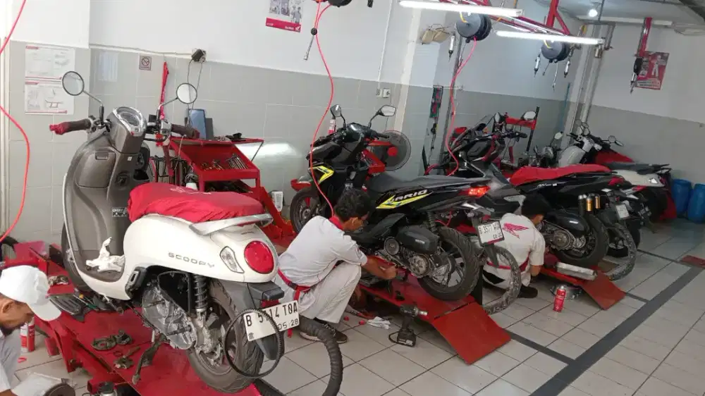 LOWONGAN UNTUK FRONT DESK BENGKEL AHASS( ADMIN/ PART MAN )