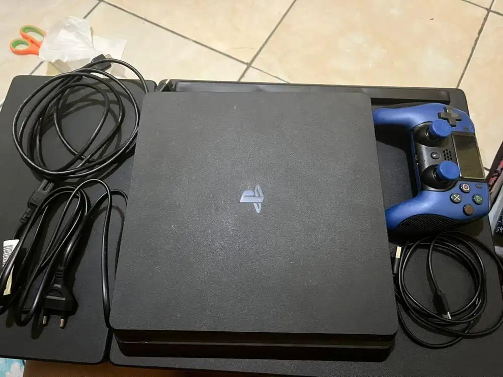 Dijual PS4 Slim 500GB