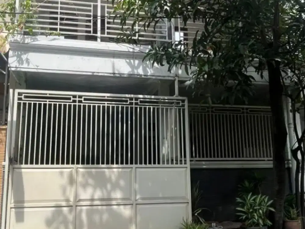 Rumah Rewwin Waru Sidoarjo siap huni strategis