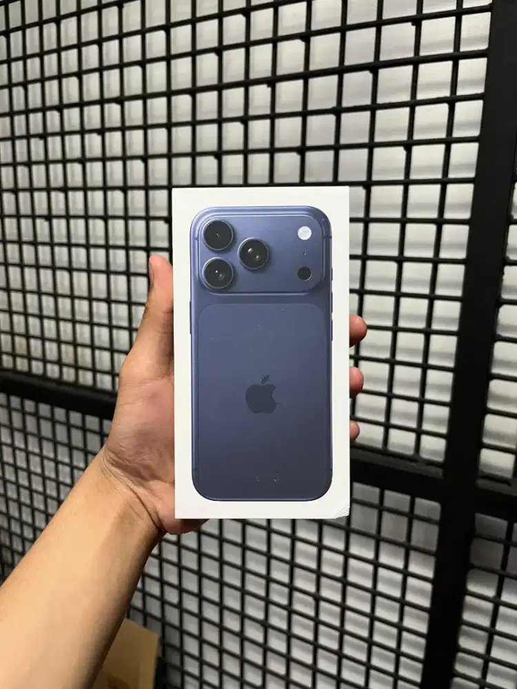 iPhone 17 Pro Max 256GB Deep Blue bergaransi resmi Cash & Kredit