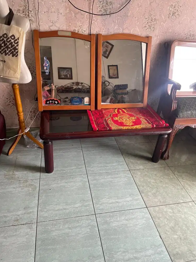 2kaca rias dinding kyjati kokoh