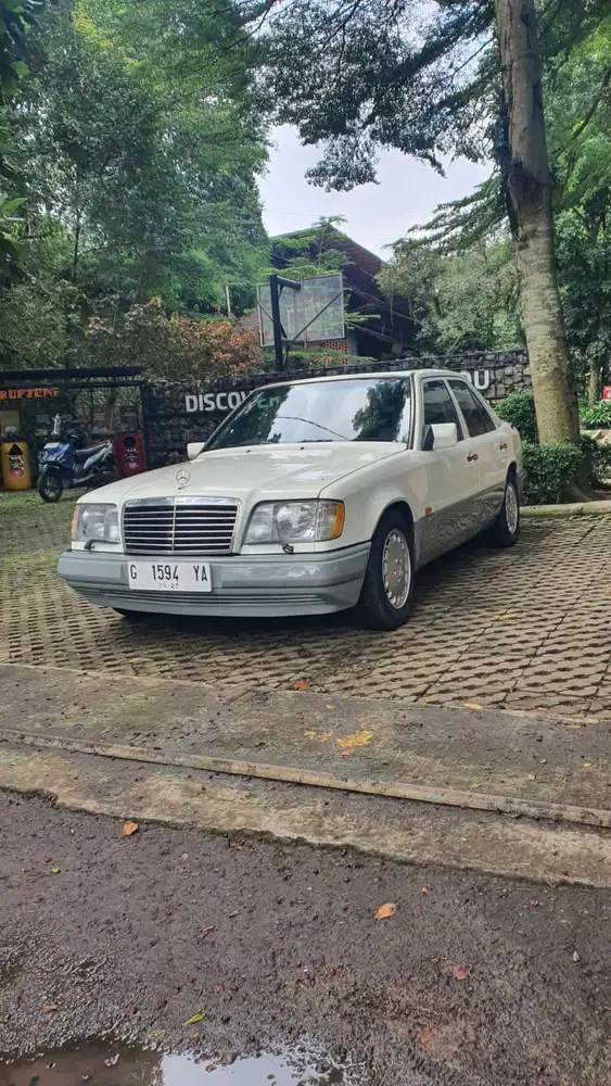 Mercedes-Benz E320 1993 Bensin