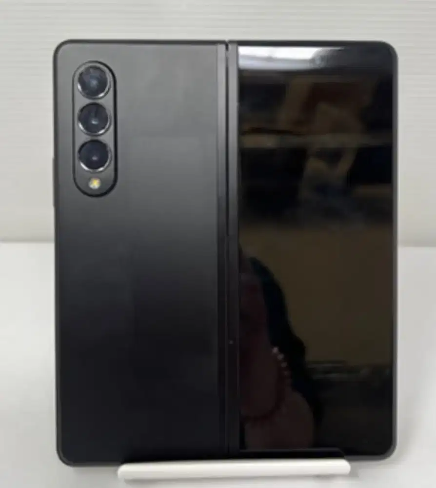 Dijual samsung Fold 5 kondisi mati mesin masih utuh blm servis