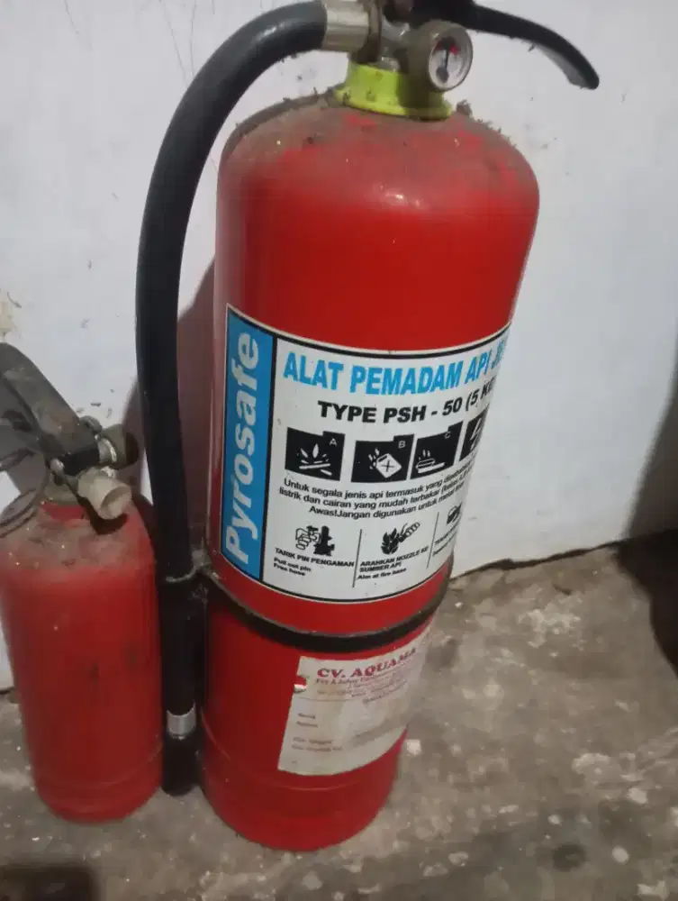 Di jual cepat 2 Apar krakatau dan pyrosafe