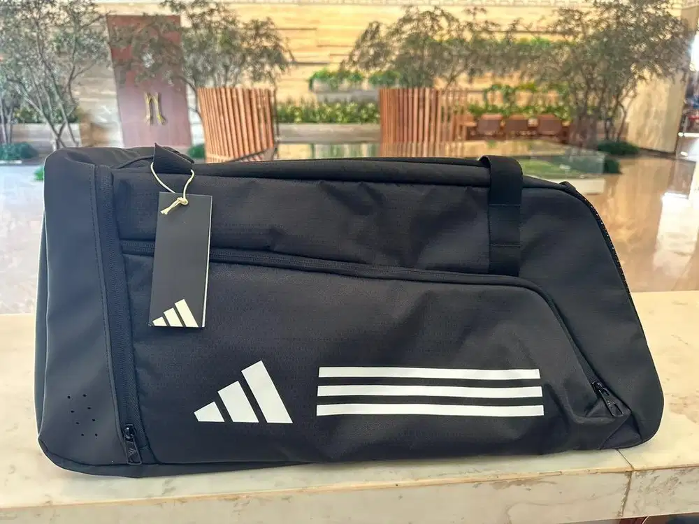 Di jual Tas Adidas Essential kondisi baru