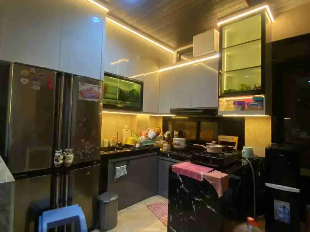DIJUAL RUMAH SUVARNA AREA GOLF SUDAH FULL RENOVASI
BANGUNAN RAPI SIAP HUNI