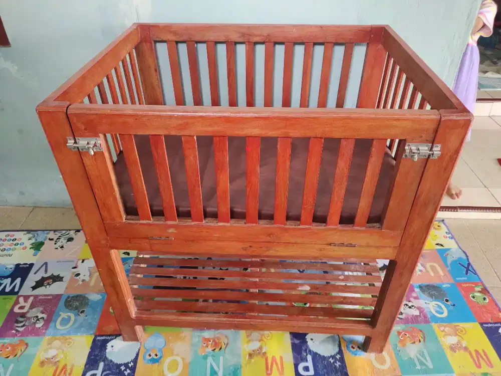 Box bayi bekas pakai