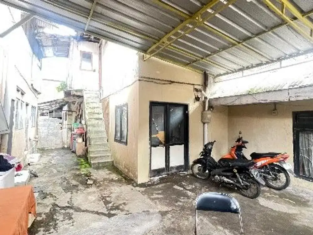 Rumah Hitung Tanah Di Mainroad Dago Ref.05121