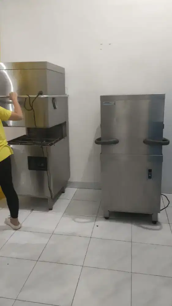 Mesin Cuci Ompreng/Food Tray