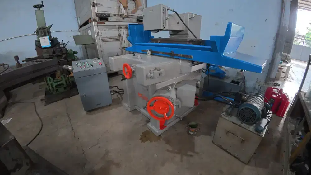 Dijual mesin surface grinding uk.300x600