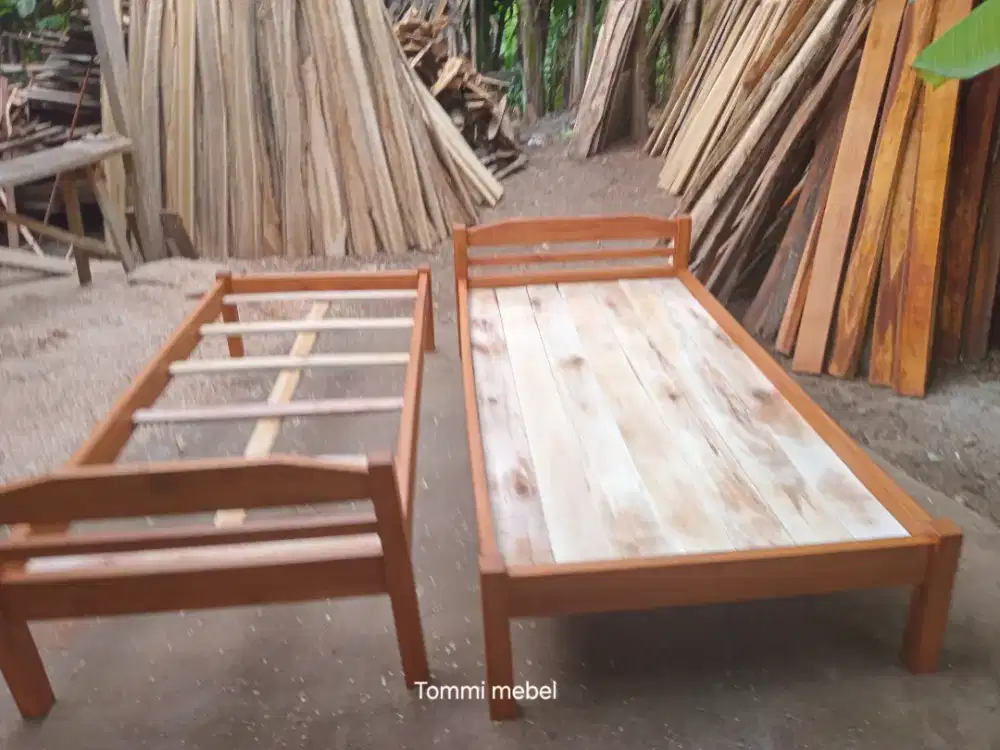 Dipan ukuran kasur 100x200