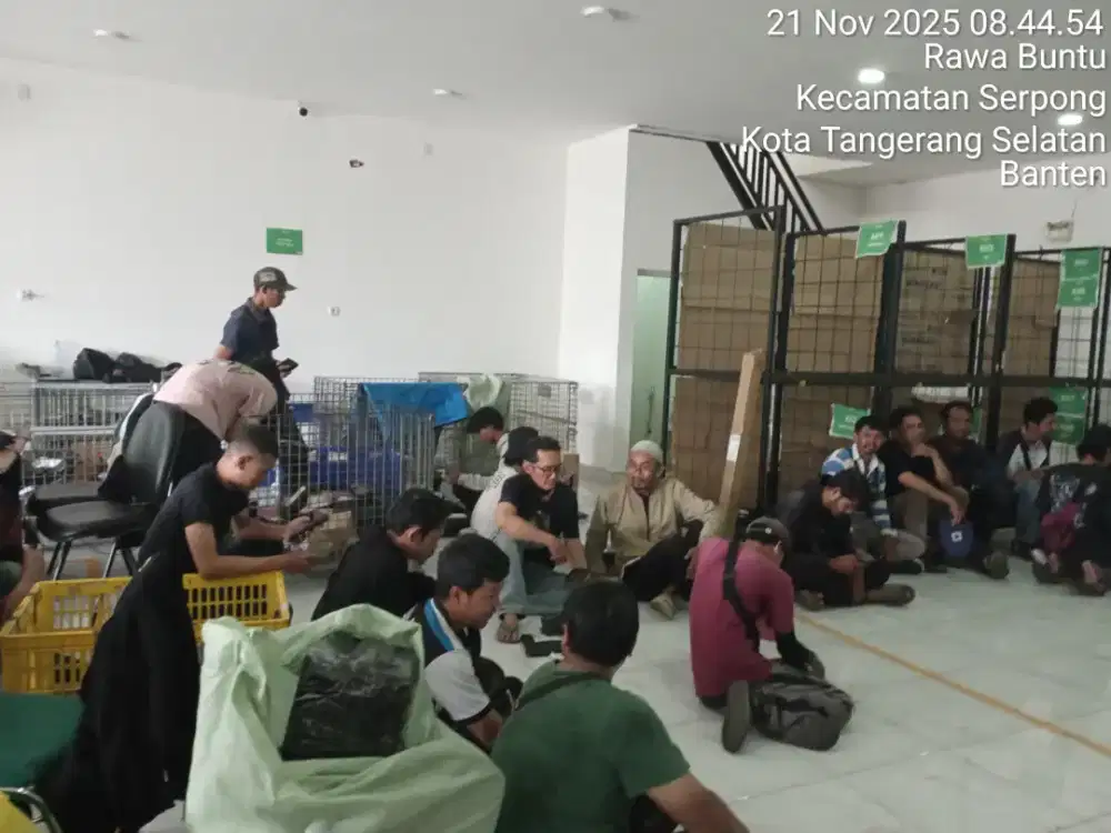 Kurir motor paket tiktokshop GTL(goto logistik)hub serpong