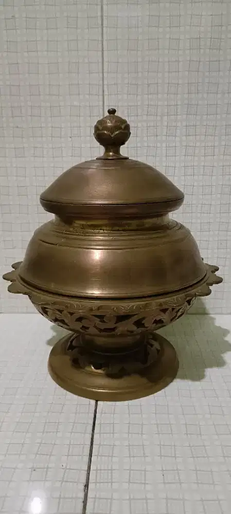 Bokor tembaga vintage