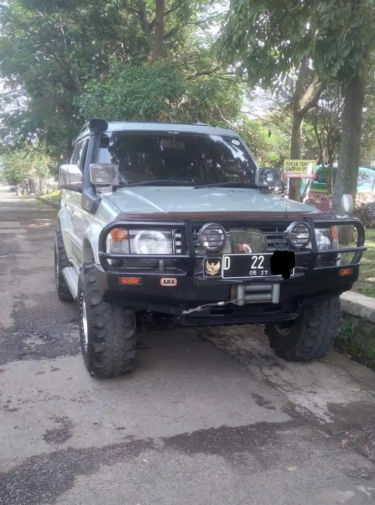 [RARE] Dijual mobil kolektor Mitsubishi Pajero 1995 4x4 V6 3000cc